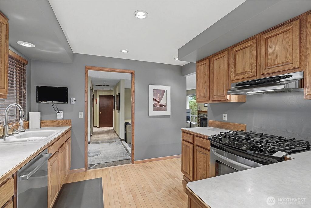 Photo of 18766 130th Avenue SE, Renton, WA 98058 (MLS # 2493910)