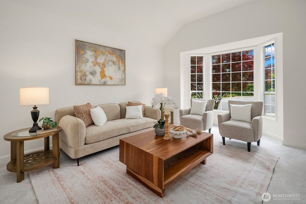 Photo of 24544 SE 43rd Place, Sammamish, WA 98029 (MLS # 2526821)