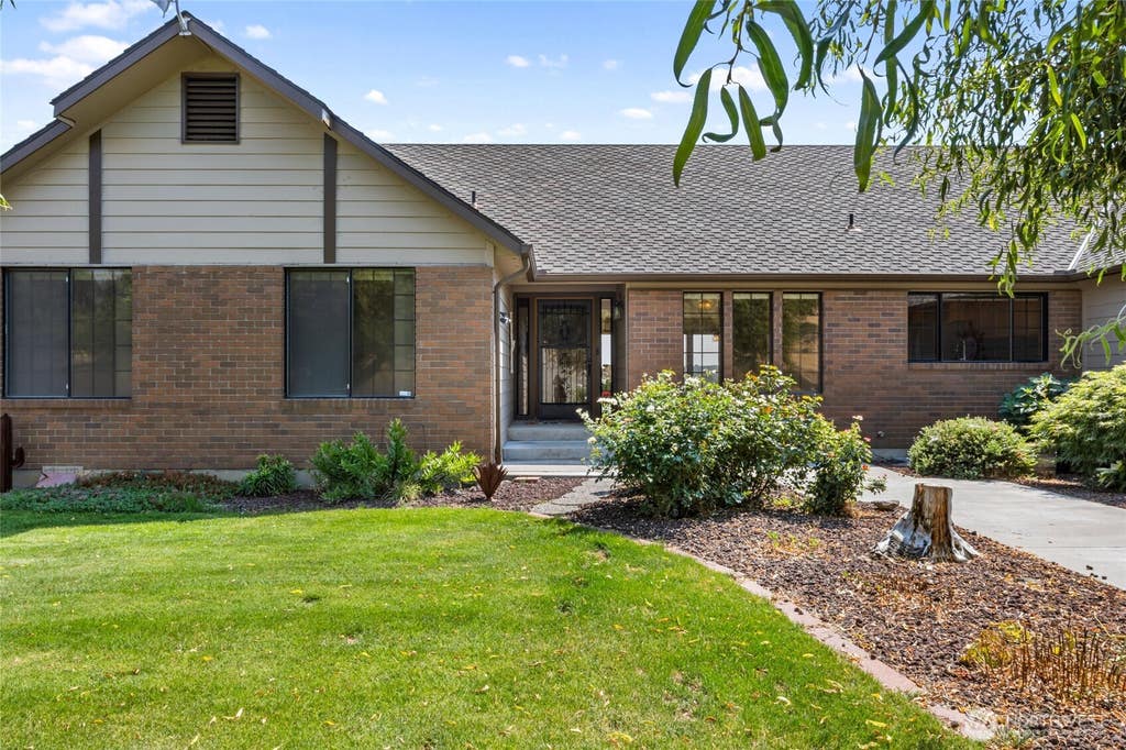 Photo of 290 Trails End Lane, Yakima, WA 98903 (MLS # 2571442)