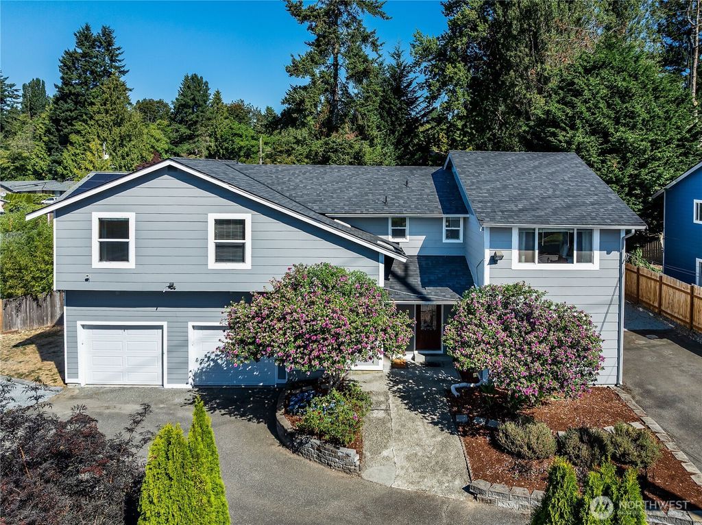 Photo of 20005 25th Avenue NE, Shoreline, WA 98155 (MLS # 2420448)