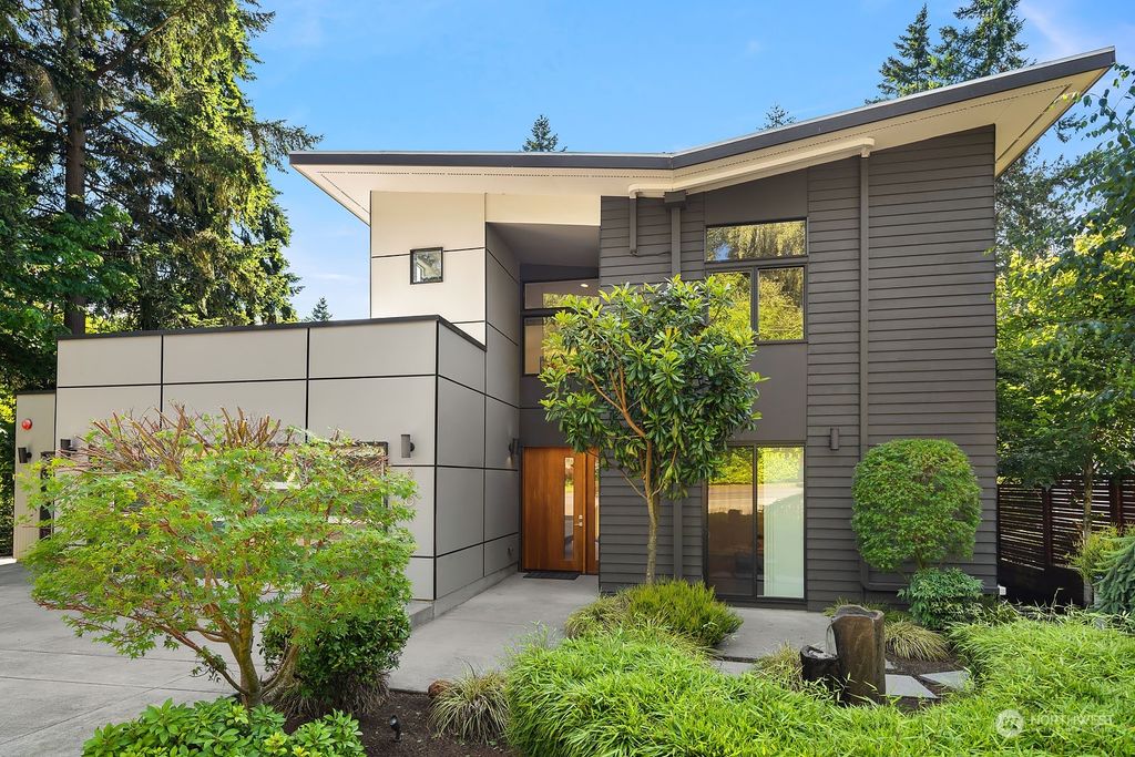 Photo of 8620 SE 46th Street, Mercer Island, WA 98040 (MLS # 2129760)