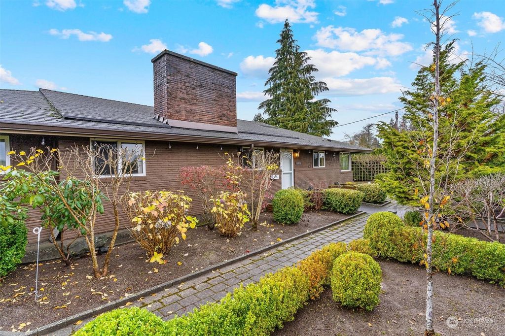 Photo of 4804 Alger Avenue SE, Everett, WA 98203 (MLS # 2310094)