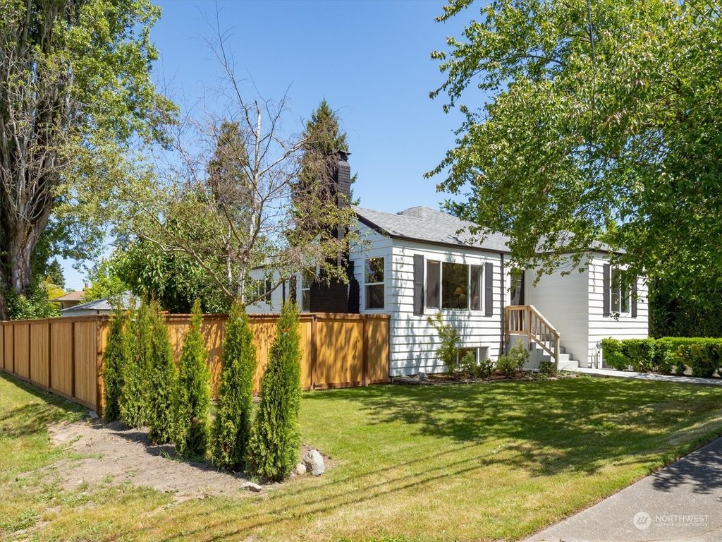Photo of 2206 S 128th Street, Burien, WA 98168 (MLS # 2279915)