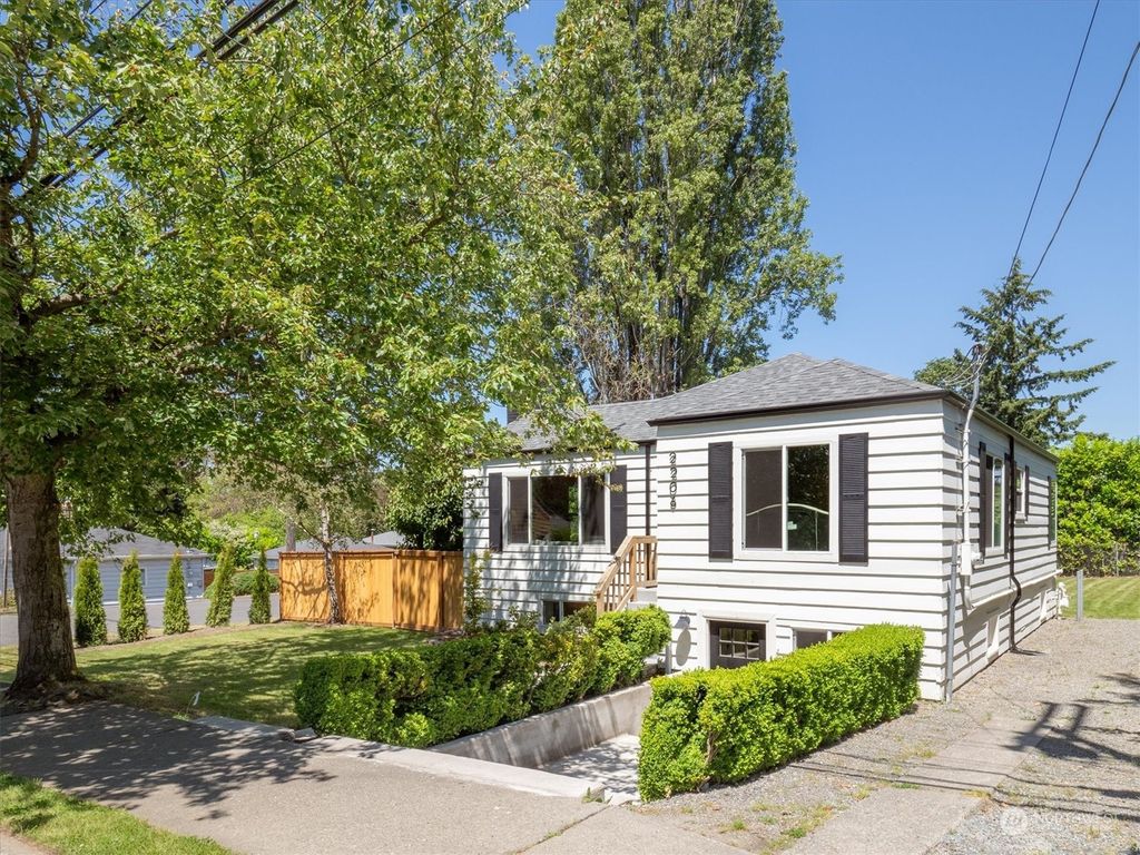 Photo of 2206 S 128th Street, Burien, WA 98168 (MLS # 2279915)