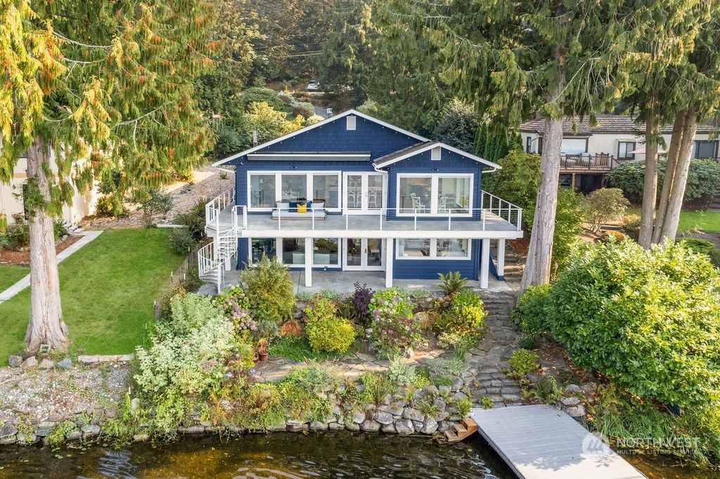 Photo of 3439 E Ames Lake Lane NE, Redmond, WA 98053 (MLS # 2041977)