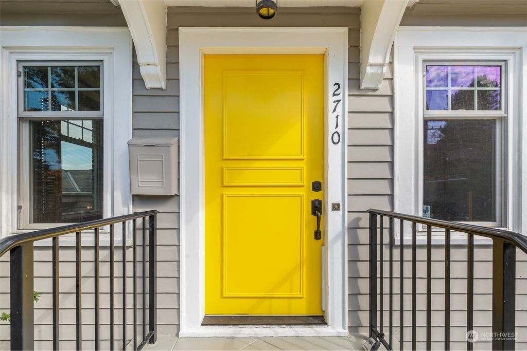 Photo of 2710 1st Avenue N, Seattle, WA 98109 (MLS # 2163142)