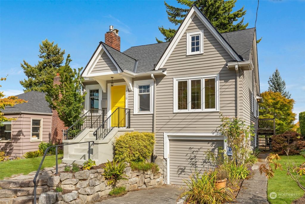 Photo of 2710 1st Avenue N, Seattle, WA 98109 (MLS # 2163142)