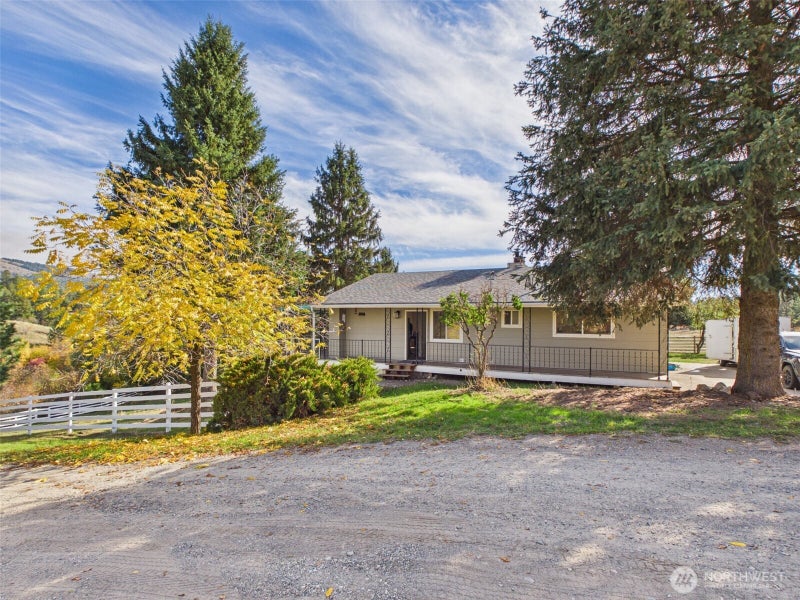 7 N Lake Lane