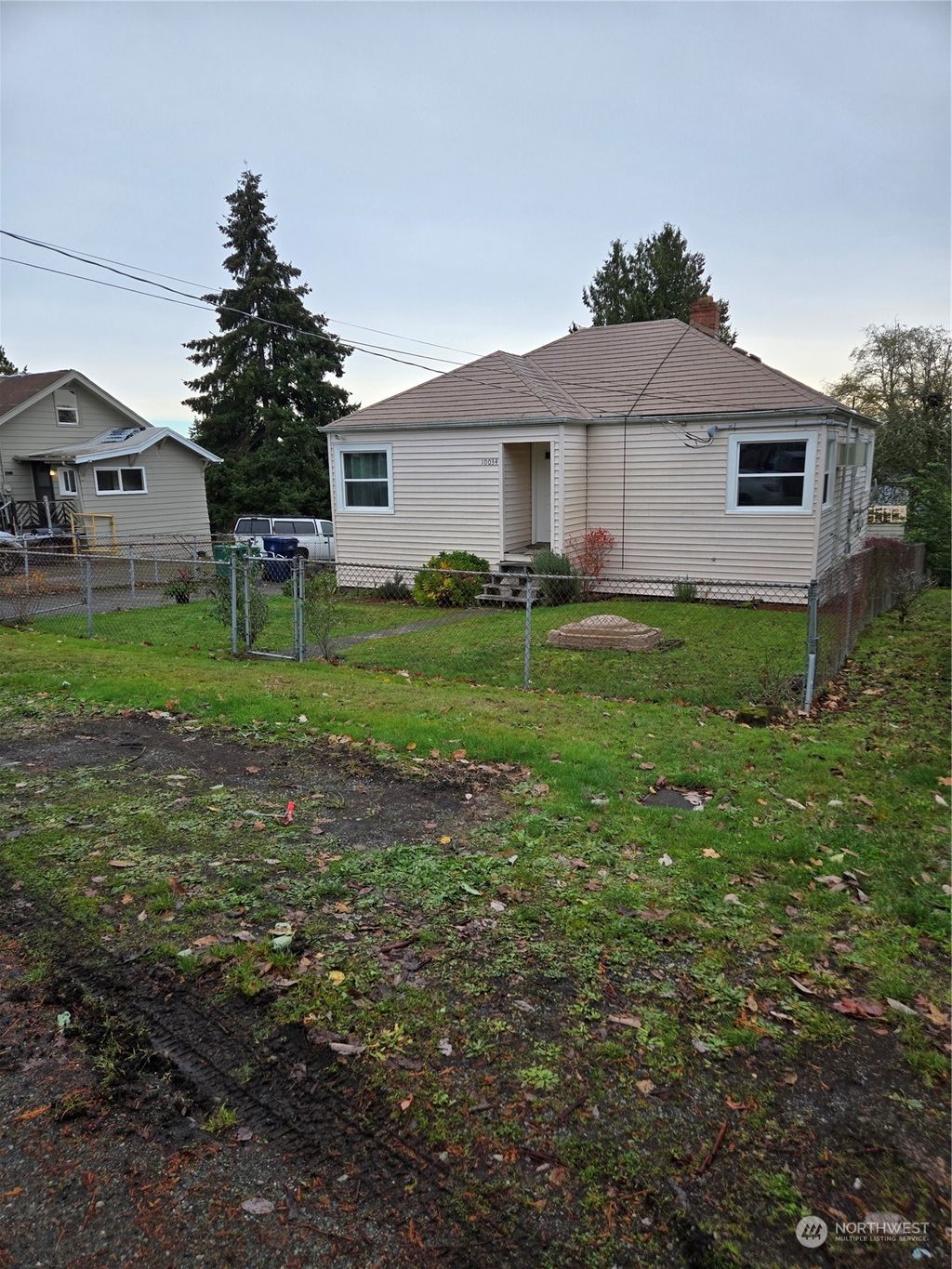 Photo of 10034 20th Avenue SW, Seattle, WA 98146 (MLS # 2311761)