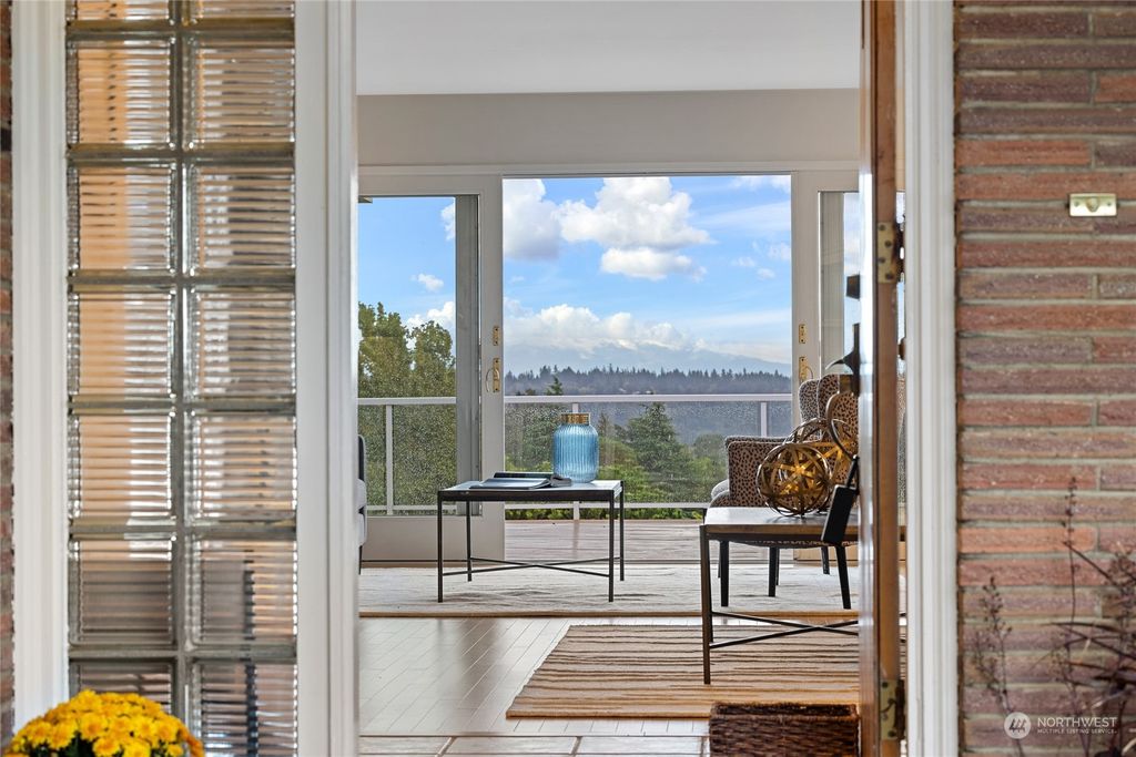 Photo of 4113 SW 109th Street, Seattle, WA 98146 (MLS # 2291775)