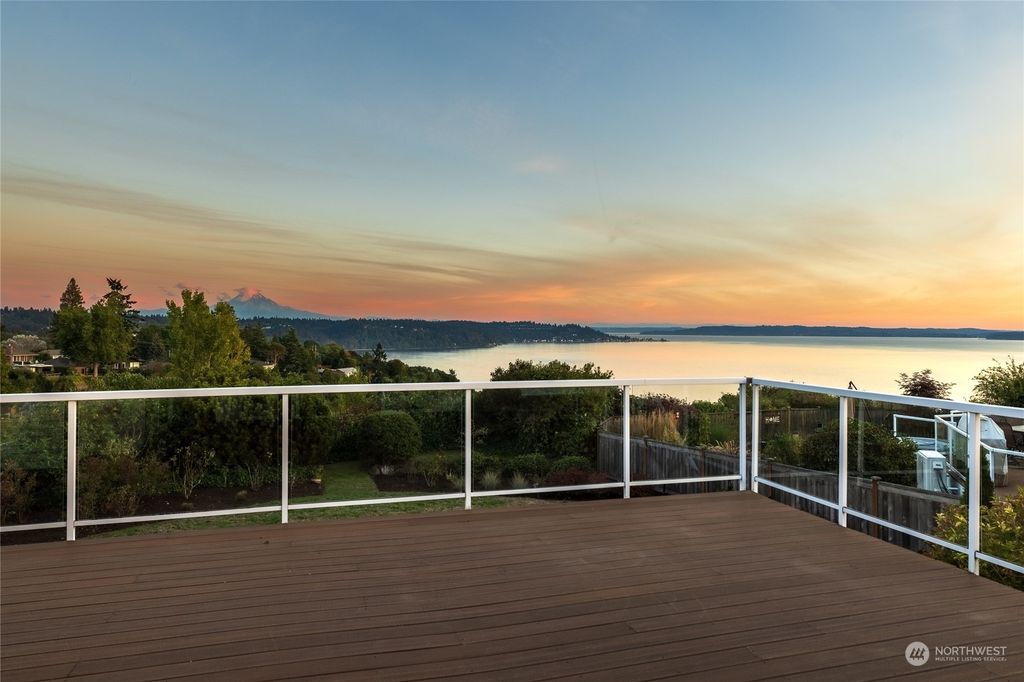 Photo of 4113 SW 109th Street, Seattle, WA 98146 (MLS # 2291775)