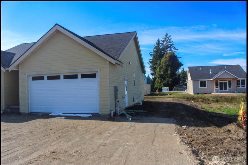 813 E 6th