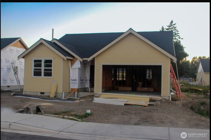 813 E 6th
