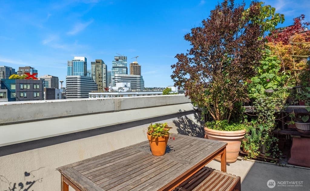 Photo of 417 E Pine Street #211, Seattle, WA 98122 (MLS # 2567727)