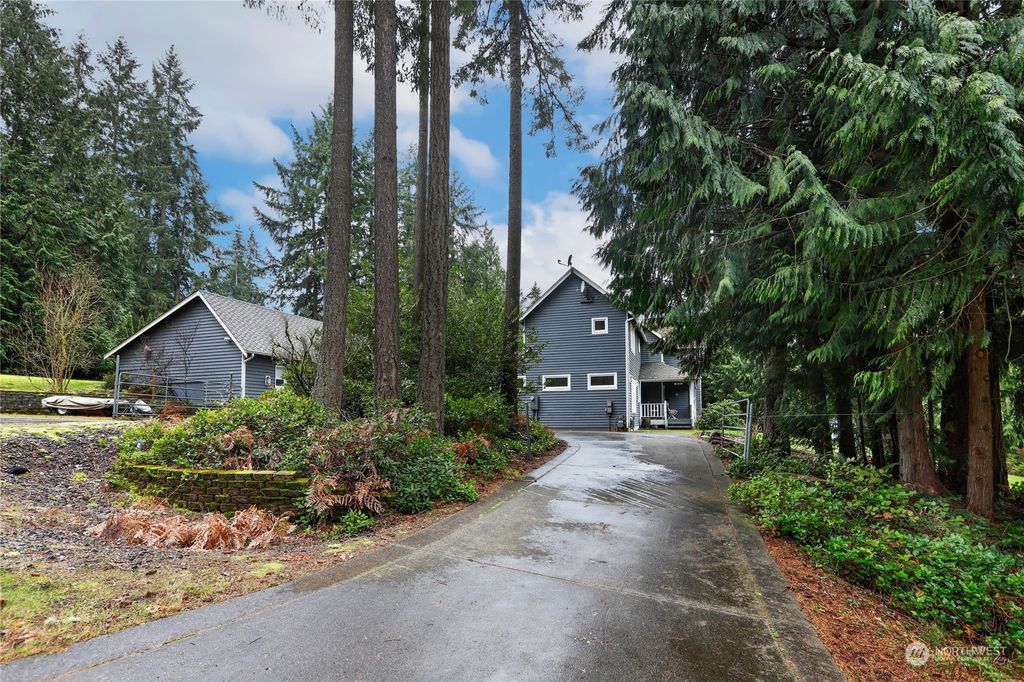 Photo of 16733 NE 138th Court, Woodinville, WA 98072 (MLS # 2201949)
