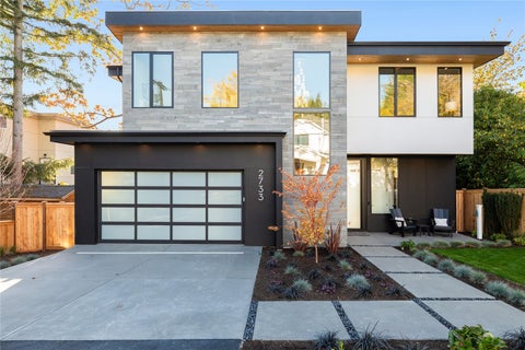 Photo of 2733 62nd Avenue SE, Mercer Island, WA 98040 (MLS # 2595298)