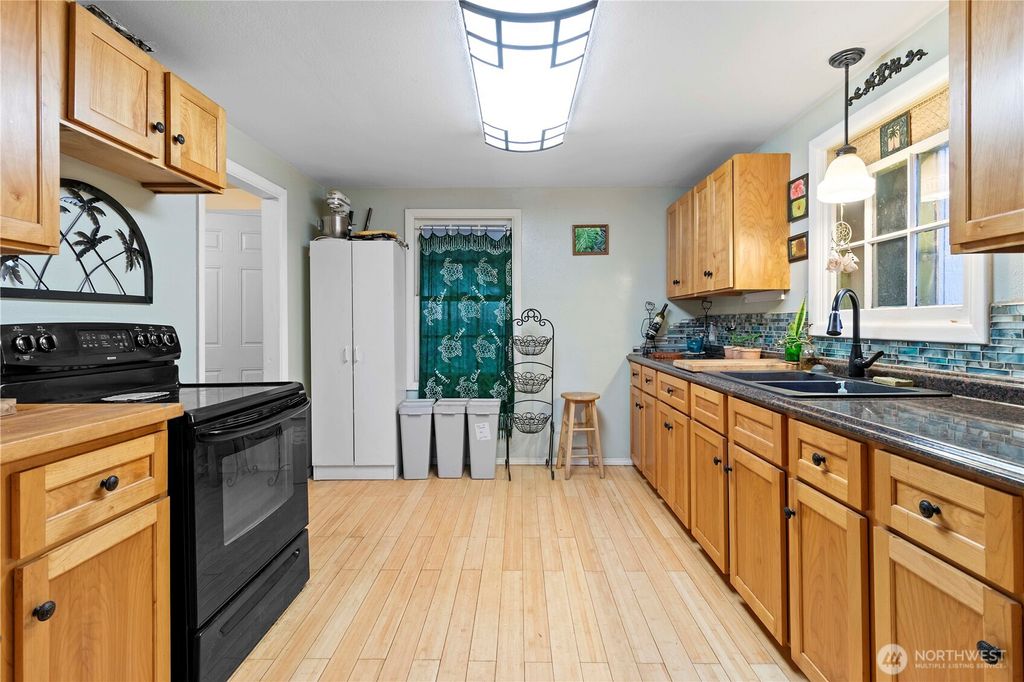 Photo of 13012 NE 39th Avenue, Vancouver, WA 98686 (MLS # 2461341)