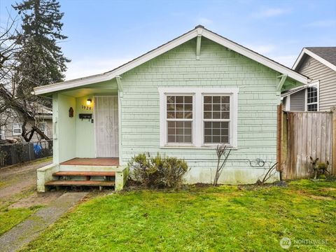 Photo of 1929 11th Street, Bremerton, WA 98337 (MLS # 2470680)
