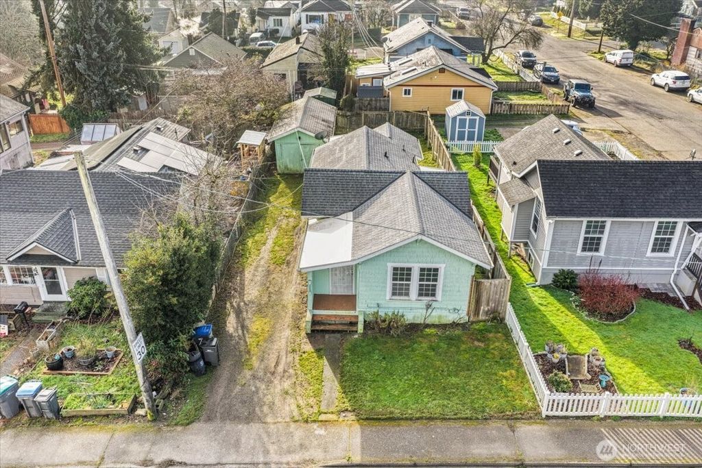 Photo of 1929 11th Street, Bremerton, WA 98337 (MLS # 2470680)