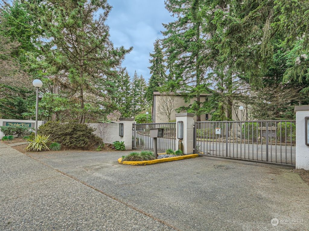 Photo of 1522 NE 140th Street #C-5, Seattle, WA 98125 (MLS # 2040637)