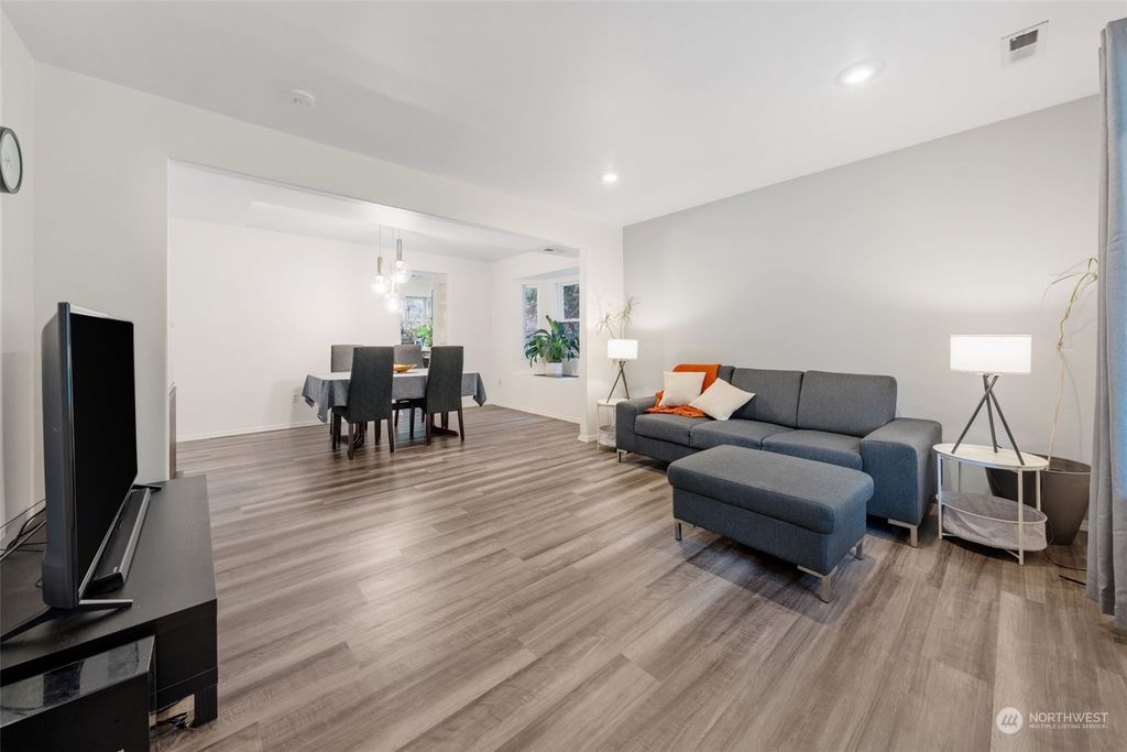 Photo of 80 26th Avenue Ct, Milton, WA 98354 (MLS # 2164454)