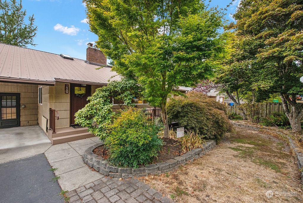 Photo of 16229 14th Avenue NE, Shoreline, WA 98155 (MLS # 2155620)