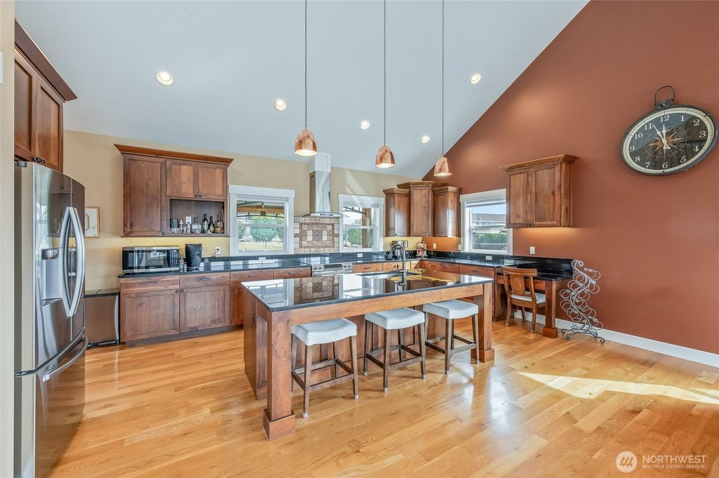 Photo of 852 Sage Crest Drive, Wenatchee, WA 98801 (MLS # 2490177)