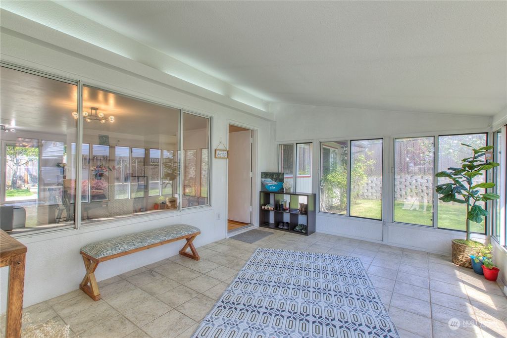 Photo of 2026 S 310th Street, Federal Way, WA 98003 (MLS # 2058539)