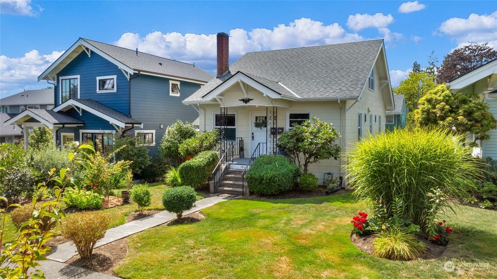 Photo of 1410 Hoyt Avenue, Everett, WA 98201 (MLS # 2269638)