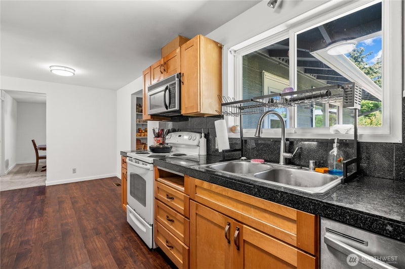 9713 Wright Bliss RD NW