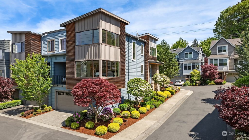 Photo of 10710 NE 65th Lane #24, Kirkland, WA 98033 (MLS # 2249069)