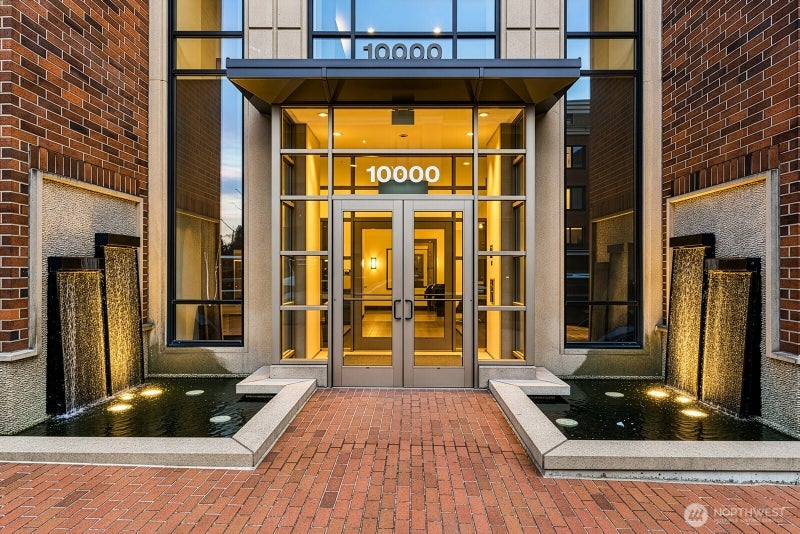 10000 Main Street 502