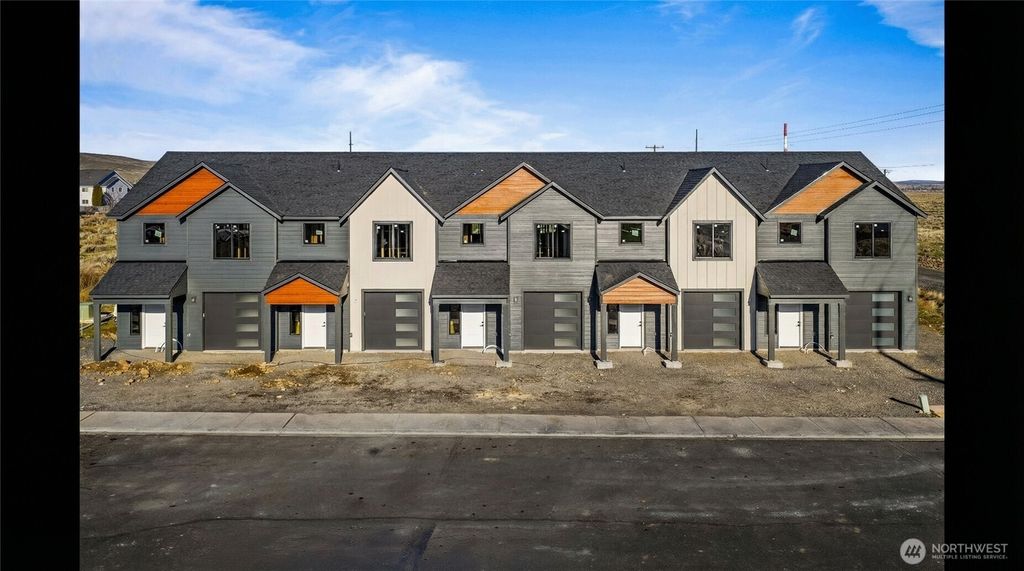 Photo of 1311 2nd Ave NE Ave, Ephrata, WA 98823 (MLS # 2485498)