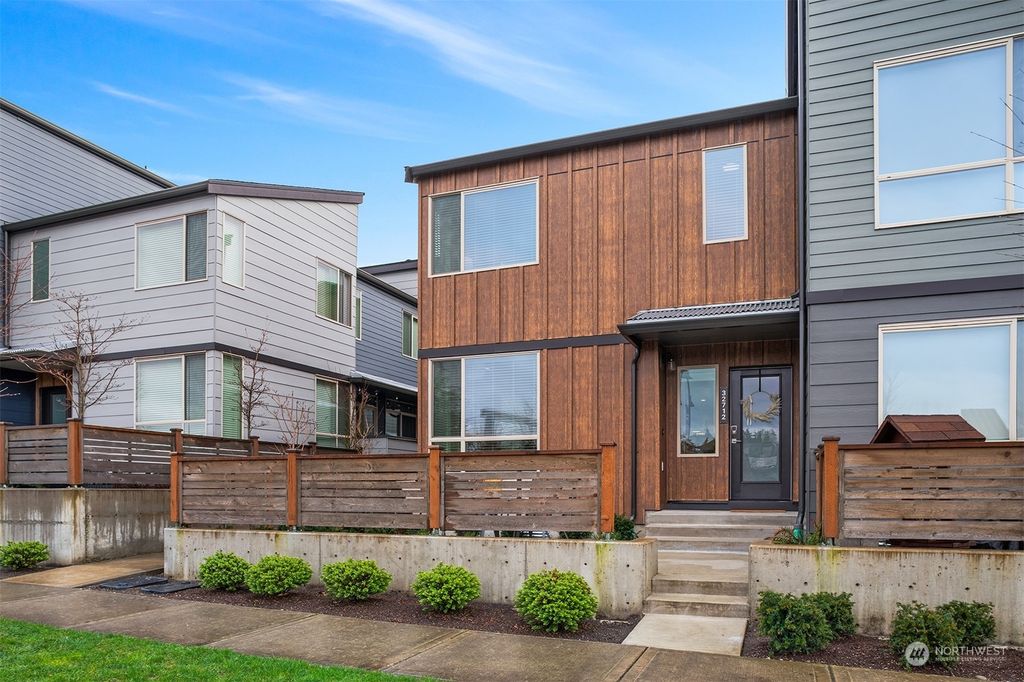 Photo of 32712 Hemlock Avenue SE, Black Diamond, WA 98010 (MLS # 2198210)