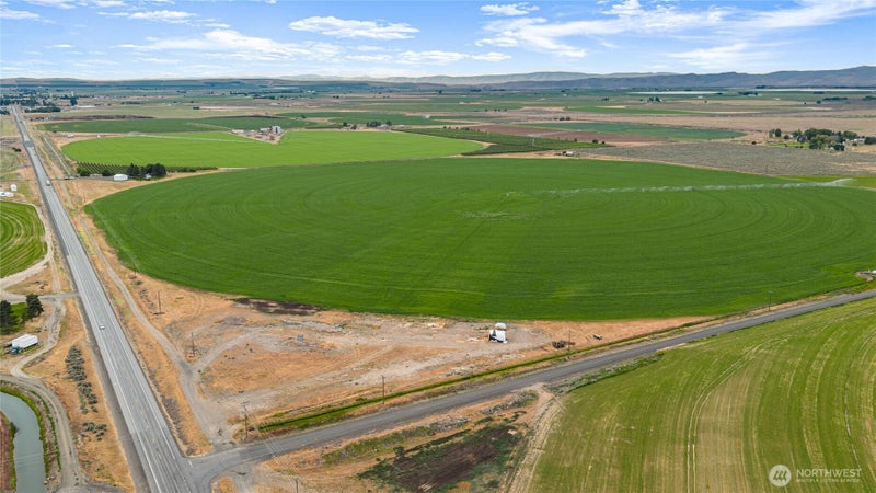 314184000 Highway 281
