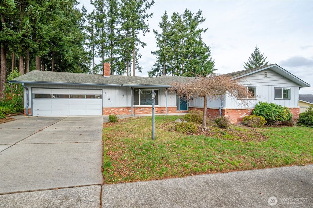 Photo of 1124 SW 4th Ave Ave, Oak Harbor, WA 98277 (MLS # 2463552)
