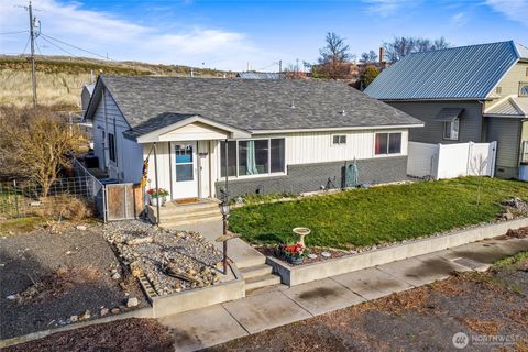 Photo of 312 W 3rd Street, Lind, WA 99341 (MLS # 2466561)