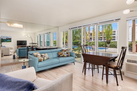 Photo of 201 2nd Street S #103, Kirkland, WA 98033 (MLS # 2469385)