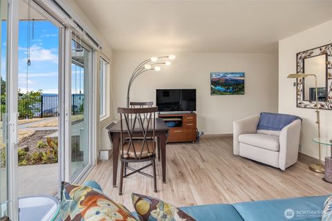 Photo of 201 2nd Street S #103, Kirkland, WA 98033 (MLS # 2469385)