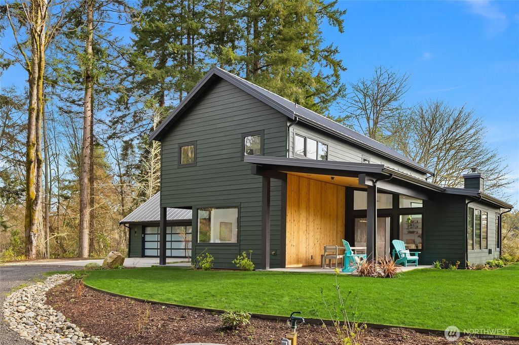 Photo of 9661 NE Pine Street, Bainbridge Island, WA 98110 (MLS # 2492910)