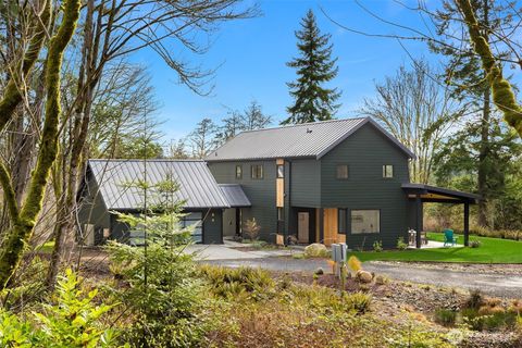 9661 NE Pine Street Bainbridge Island WA 98110