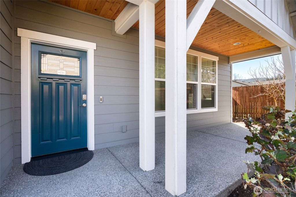 Photo of 3817 Deskin Court, Anacortes, WA 98221 (MLS # 2504607)