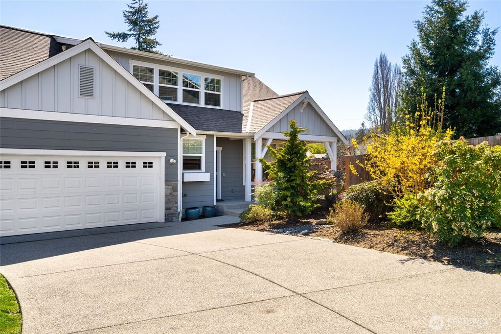 Photo of 3817 Deskin Court, Anacortes, WA 98221 (MLS # 2504607)