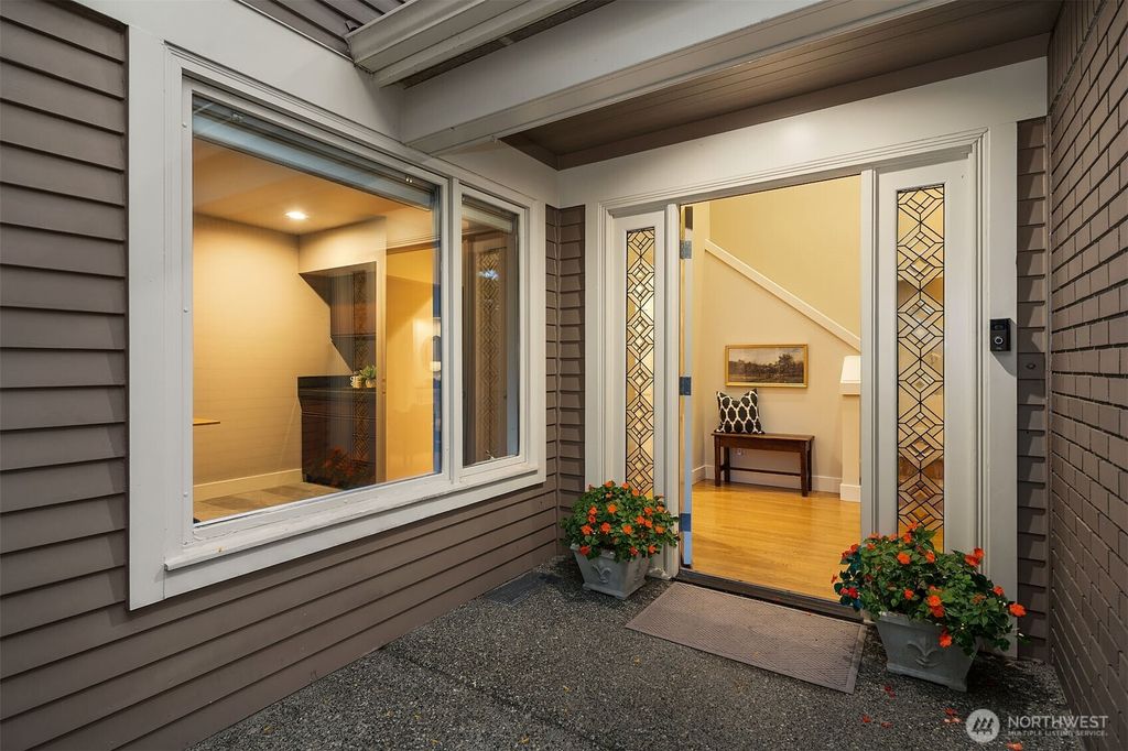Photo of 1778 Bellevue Way NE, Bellevue, WA 98004 (MLS # 2427567)
