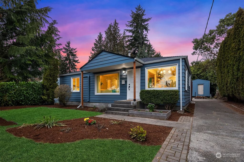 Photo of 334 NE 158th Street, Shoreline, WA 98155 (MLS # 2050466)