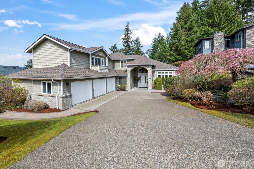 Photo of 2839 Chambers Bay Drive, Steilacoom, WA 98388 (MLS # 2499917)