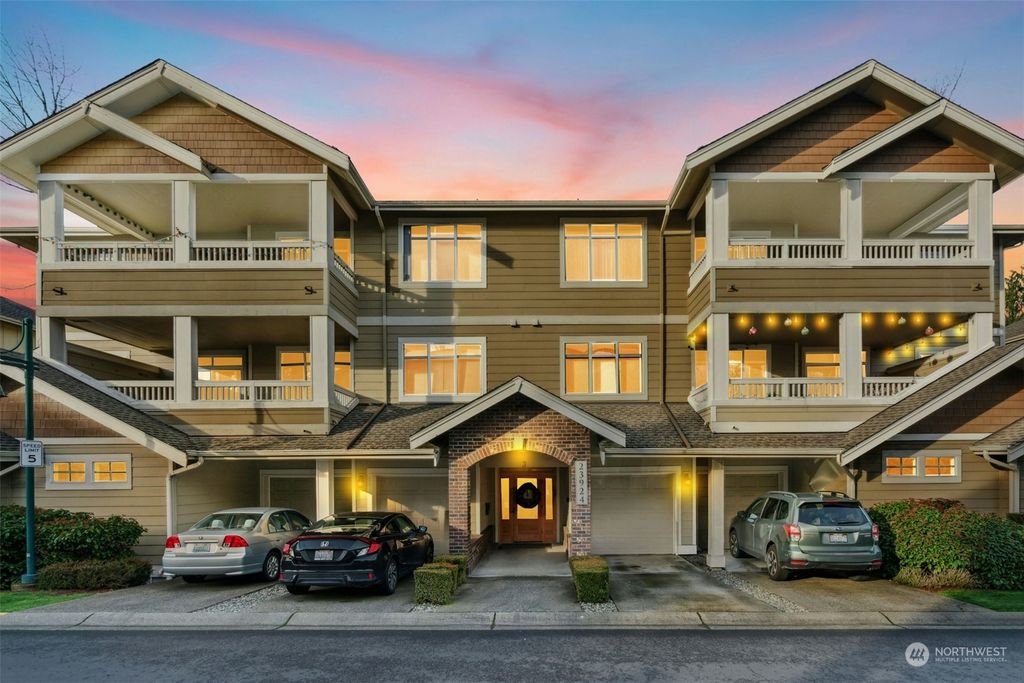 Photo of 23924 NE 115th Lane #202, Redmond, WA 98053 (MLS # 2320700)