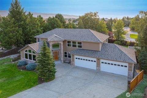 Photo of 2323 Fancher Heights Boulevard, East Wenatchee, WA 98802 (MLS # 2433169)