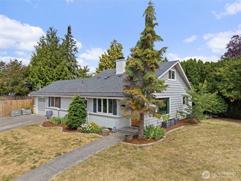 Photo of 1206 SW Myrtle Street, Seattle, WA 98106 (MLS # 2538076)