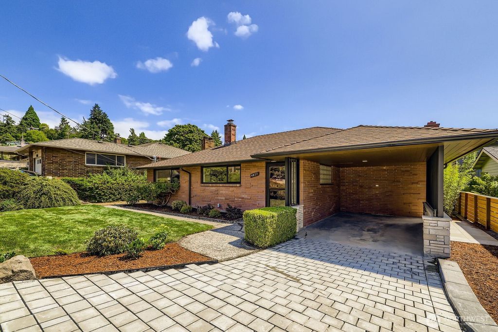 Photo of 4027 SW Trenton Street, Seattle, WA 98136 (MLS # 2410983)